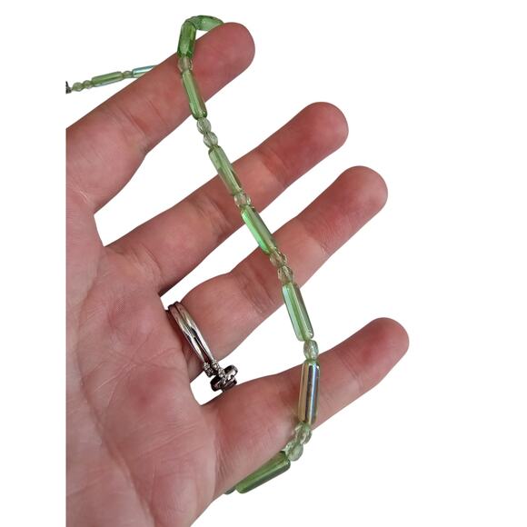 Vintage Single Strand Iridescent Green Glass Beaded Choker Necklace Fairycore - Picture 5 of 5